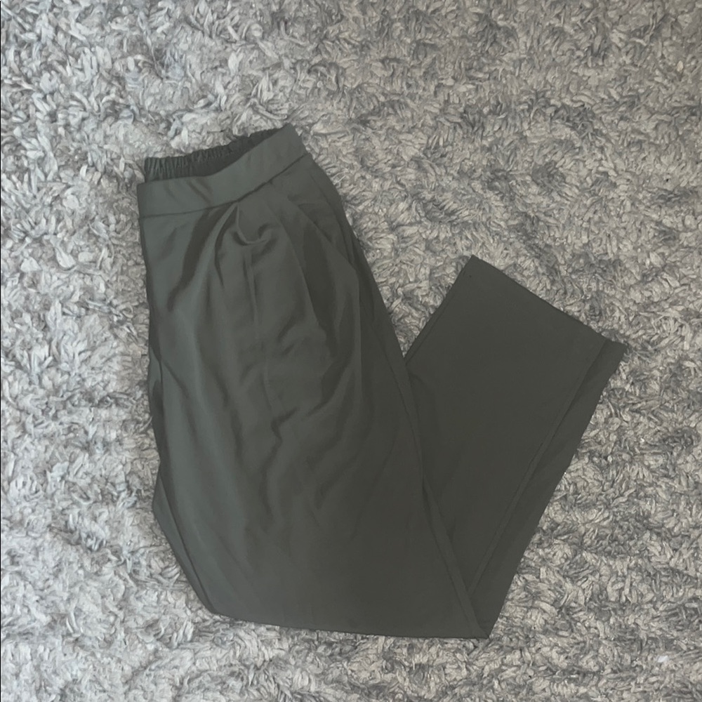 Uniqlo Olive Trousers Relaxed Fit Elastic Waist